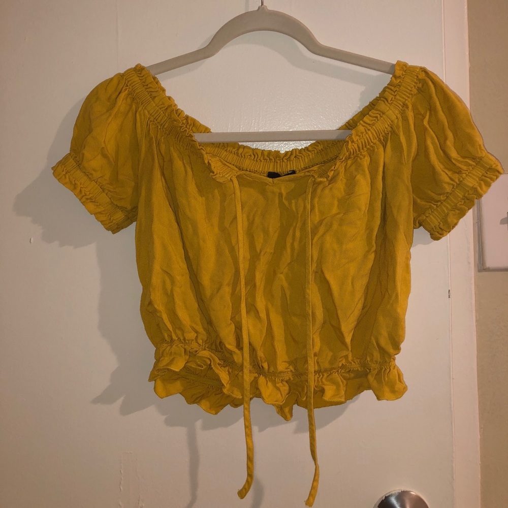 Forever21 yellow cropped blouse